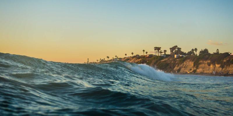 Laura Vandery12：紫色涂鸦艺术中的情感与城市诗学