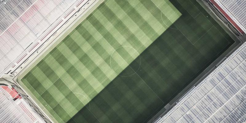 Laura Vandery：数字艺术与设计边界的探索者