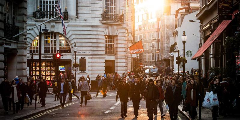 从Laura Vandery的创作实践看数字艺术与插画的融合之道